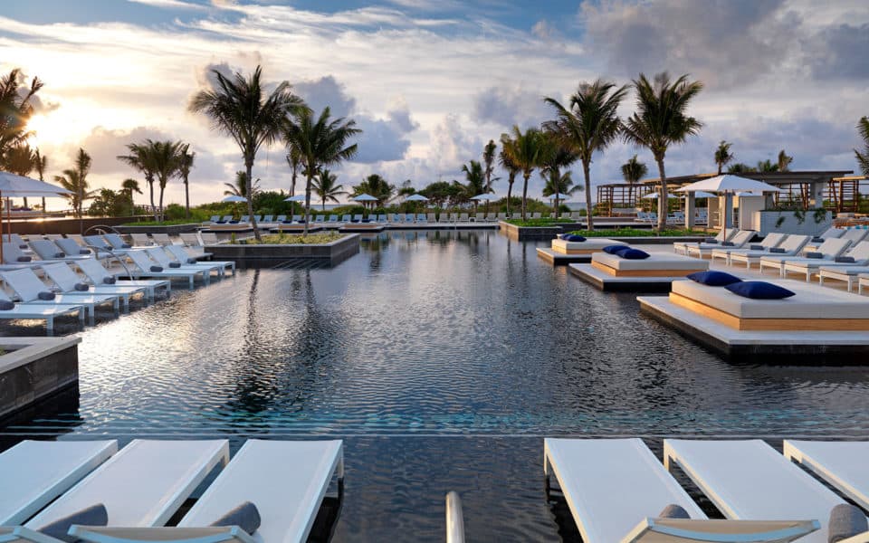 UNICO-20-87-Pool-960x600