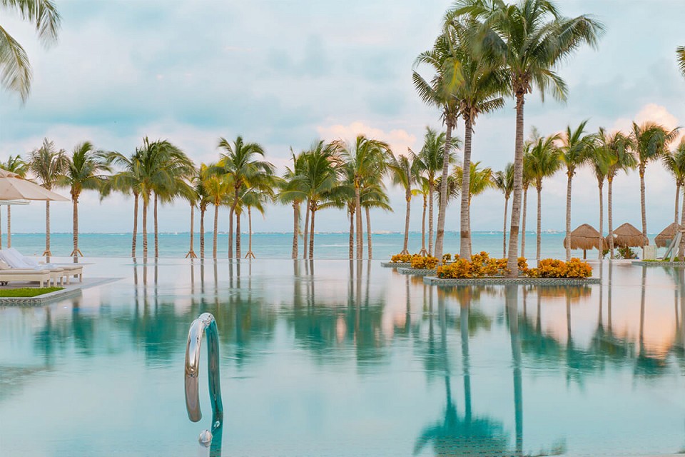 garza-blanca-cancun-beach4-w1144h640